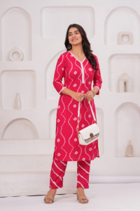 Elegante Conjunto de Kurti y Pantalón de Rayón para Mujer |   Conjunto de Kurta Recta Estampada Rosa - Product Image 4