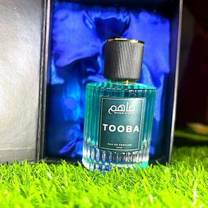 Tooba Eau De Parfum 50ml, Aroma Amaderado y Frutal de Larga Duración y Alta Concentración para Hombre, en Elegante Botella de Vidrio con Atomizador, para Uso Casual y de Oficina - Product Image 3