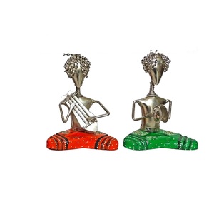 Listo para Exportar: Set de Músicos Sentados de Metal y Madera, Artesanía Tradicional Rajasthani Antigua, Decorativo para el Hogar, Artículo de Regalo - Product Image 4