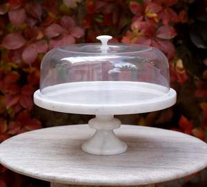 Cúpula de mármol de piedra natural con tapa de cristal transparente para servir cupcakes, pasteles y postres con estilo de lujo - Product Image 2