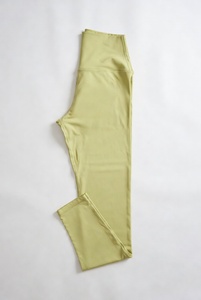 Leggings/Pantalons de yoga : Flexibilité supérieure, respirabilité inégalée, séchage rapide, grandes tailles. Améliorez votre pratique du yoga, performez avec confiance. - Product Image 4