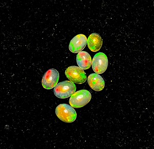 Opale d'Éthiopie naturelle ovale cabochon, pierre précieuse en vrac, opales de feu cabochons pour la fabrication de bijoux et la vente en gros - Product Image 2
