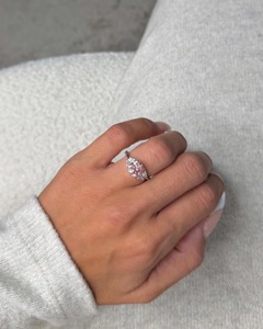 Anillo de Compromiso ZAYRO EXPORT con Cristal Clásico de Corte Brillante, Diseño Floral, Plata 925 con Baño de Rodio, Engaste de Garras, Certificado IGI - Product Image 2