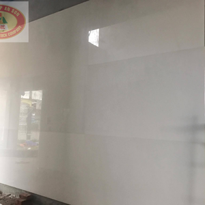 แผ่นหินอ่อนคริสตัลไวท์เวียดนามธรรมชาติขัดเงาขนาด 24x24 นิ้ว แผ่นใหญ่แบบโมเดิร์นสำหรับโครงการปูพื้นและผนังภายในวิลล่าหรู - Product Image 3