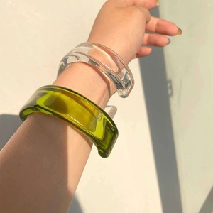 กำไลเรซิ่นงานศิลป์ ดีไซน์เก๋ ทำมือ งานฝีมือประณีต กำไลข้อมือเรซิ่นสำหรับผู้หญิง กำไลเรซิ่นอาร์ตสำหรับผู้หญิง - Product Image 3