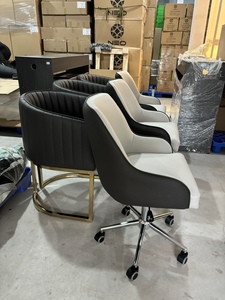 Fauteuil de pédicure moderne haut de gamme en cuir PU noir avec base en acier inoxydable doré pour mobilier professionnel de salon de manucure 2026 - Product Image 4