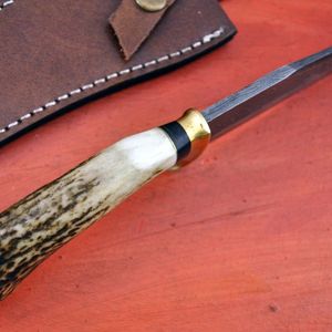 Couteau à lame fixe en acier Damas, couteau de chasse à pointe tombante avec manche en corne et étui en cuir - Product Image 3