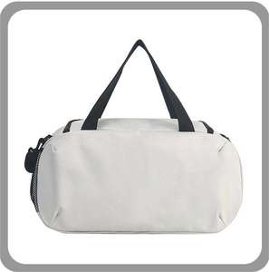 Bolsa Deportiva de Poliéster con Cierre de Cremallera, Forro de Malla, Portátil, para Ejercicio y Fitness, Blanca con Asas Negras - Product Image 4