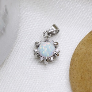 Vente en gros de bijoux en argent sterling 925 massif avec pendentif halo étoilé en opale naturelle ronde et CZ, ensemble de boucles d'oreilles, Memoria Jewels - Product Image 2