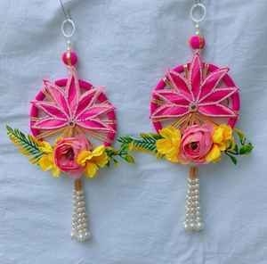 Colección AARNA: Vibrante Decoración de Pared Multicolor para Cumpleaños y Diwali, Par de Paneles de Tela Hechos a Mano con Diseño Artístico para Decoración del Hogar y Fondo de Eventos - Product Image 3