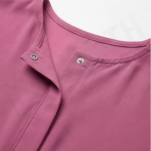 ชุดกิโมโนแบบ OEM ปี 2025 เสื้อคลุมอาบายะ ผ้าโพลีเอสเตอร์เนื้อนุ่ม ยืดหยุ่นสูง หนาขึ้น สำหรับผู้หญิงมุสลิม คอวี แขนยาว เหมาะสำหรับงานปาร์ตี้ รอมฎอน งานแต่งงาน - Product Image 4