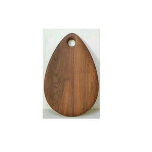 Planche à découper en bois naturel artisanale de qualité supérieure, planche de cuisine rustique, planche de service solide avec motif de bois unique - Product Image 3