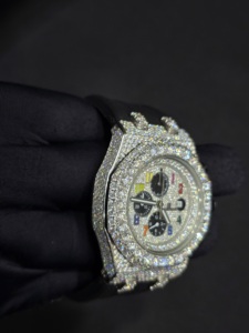 Reloj de Lujo para Hombre, Cronógrafo de Cuarzo con Pedrería, Acero Inoxidable, Esfera Analógica de 43 mm, Cristal de Zafiro, Correa de Silicona, Edición Limitada - Product Image 3
