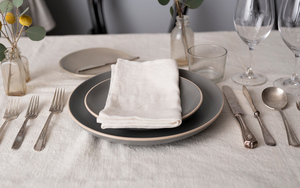 Serviette de table en coton blanc avec broderie de feuilles vertes, réutilisable, lavable, pour la salle à manger, la cuisine, les fêtes, les dîners, élégante, en lin pour la maison - Product Image 6