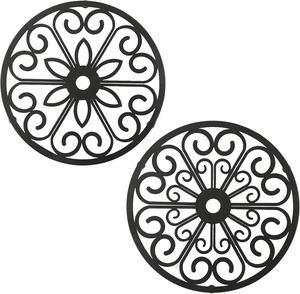 Sous-plats ronds en métal noir résistants à la chaleur, design floral rétro, set de dessous-de-plat vintage en fonte, sous-plat de haute qualité - Product Image 3