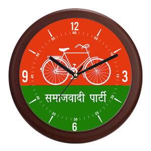 Horloge murale en plastique personnalisée Liviya avec l'image d'un politicien indien - Cadeau personnalisé, article promotionnel, fête des mères, remise de diplôme, Noël - Product Image 1