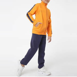 Ensemble de jogging athlétique à capuche de qualité supérieure pour adultes |   Tenue de sport pour la maternité, vêtements de performance et d'entraînement - Product Image 2