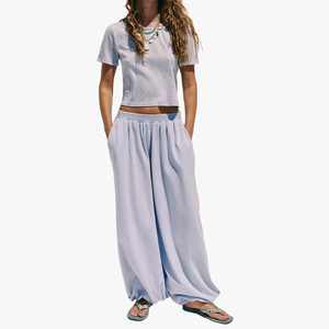 Ensemble décontracté personnalisé pour femme : haut court et pantalon large, couleur unie, manches courtes, deux pièces, tenue de détente pour femme - Product Image 1