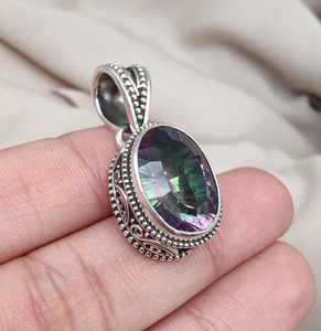 Pendentif Topaze Mystique en Argent Sterling 925 Fait Main, Bijoux en Pierres Précieuses Arc-en-ciel, Fournisseur en Gros - Product Image 2