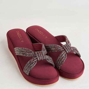 Sandalias Antideslizantes Personalizables Fabricadas en Pakistán, Suela de Cuero Genuino, Calidad Premium, Nuevo Diseño de Moda, en Stock - Product Image 1