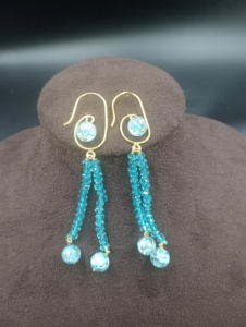 Boucles d'oreilles créoles en perles d'eau de mer plaquées or, forme goutte d'eau, style minimaliste, bijoux pour femmes pour tous les jours et cadeau - Product Image 2