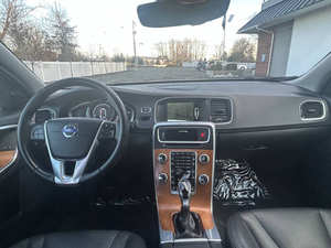 V*olvo S60 T5 Inscription d'occasion de 2016 - Product Image 2