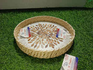 Ensemble de plateau en rotin rond abordable de haute qualité avec incrustation de nacre touche artistique pour la décoration intérieure et les cadeaux du Ramadan - Product Image 2