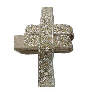 Exquisito Encaje Floral Romántico y Ecológico con Bordado de Hilo Dorado y Cordón, Adornado con Perlas y Bordado Metálico - Product Image 1