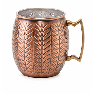 Vente en gros de tasses à Moscow Mule en cuivre patiné antique avec poignée en laiton, motif feuille, doublure en acier inoxydable, tasse à bière, logo personnalisé - Product Image 1