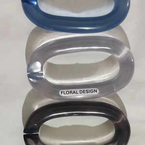 Decoración de pared con cadena de resina, adorno de pared premium para un estilo moderno, cadena de resina para colgar en la pared - Product Image 1