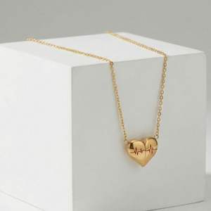 Collar Minimalista de Acero Inoxidable con Colgante de Corazón Dorado, Joyería de Moda - Product Image 5
