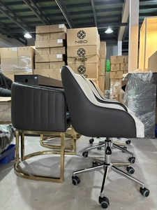 Chaise de pédicure moderne de haute qualité en PU noir avec base en métal doré pour salon de manucure de luxe - Product Image 5