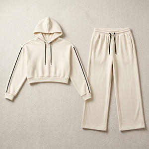 Conjunto de Sudadera Corta Beige y Pantalones Anchos de Felpa, Color Sólido, Felpa Gruesa, Atuendo Otoñal, Detalles de Ribete a la Moda, Estilo Y2K - Product Image 3