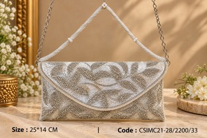 Bolso de mano tipo sobre con cuentas doradas y correa de cadena de perlas para fiesta de noche, elegante bolso de mano bordado con cuentas doradas para la noche. - Product Image 5