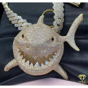 Pendentif de bijoux artisanal représentant une créature marine avec un design de bijoux hip-hop de luxe et une finition de haute qualité - Product Image 6