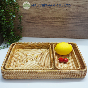 Plateaux de service écologiques tissés à la main à un seul niveau en rotin naturel pour le stockage des boissons et des aliments dans la cuisine - Product Image 1