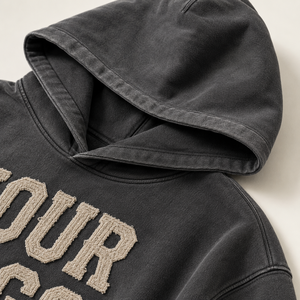 Ensemble sweat à capuche oversize et pantalon de jogging en molleton brossé avec poche kangourou et revers côtelés, logo personnalisé sérigraphié, vente en gros - Product Image 6