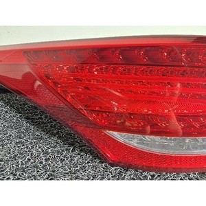 Feu arrière gauche d'occasion Equus 924013N000 - Product Image 5