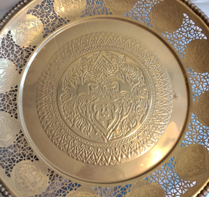 Plateau en laiton artisanal personnalisé, style élégant, bords découpés avec des motifs complexes, motifs classiques, cadeau souvenir de luxe pour hôtel - Product Image 6