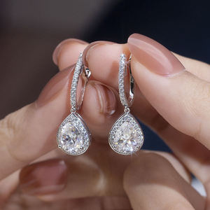 Pendientes de Diamante Moissanite de 0.5/1 ct con Certificado GRA, Pendientes de Plata de Ley 925 con Forma de Lágrima - Product Image 2