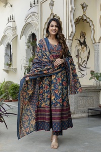 ชุดผ้าฝ้าย 3 ชิ้น ลายพิมพ์อินเดีย ผ้าฝ้ายแท้ พิมพ์ลาย Kalamkari พร้อมงานปักมือที่เสื้อ ชุดเดรส Anarkali และกางเกงพร้อมผ้าคลุมไหล่ - Product Image 2