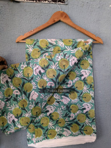 Tissu en coton imprimé à la main de qualité supérieure, fabriqué en Inde, respectueux de l'environnement, teinture naturelle, imprimé floral, textile pour robe d'été, décoration de la maison, chemises - Product Image 3