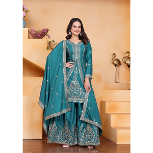 Ensemble trois pièces pour femme en soie Chinon avec motif à sequins, comprenant un Kameez court, un pantalon palazzo à jambes larges et un long foulard, entièrement cousu - Product Image 1
