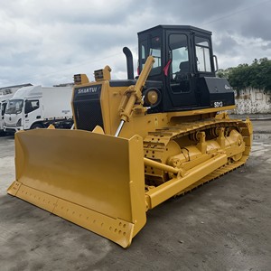 Bulldozer pequeño de cadenas Shantui SD13 de 130 hp de alto rendimiento y confiable para sitios de construcción estrechos. - Product Image 3
