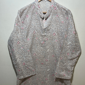 ชุดคุรตะสไตล์ชาติพันธุ์คลาสสิกสำหรับผู้ชาย |   ผ้าฝ้าย 100% แขนยาว |   ชุดคุร์ตะลายดอกพิมพ์บล็อกแบบยาว - Product Image 1