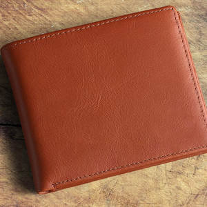 Portefeuille en cuir durable pour homme avec coutures renforcées, porte-monnaie et forme compacte pour les essentiels quotidiens - Product Image 4