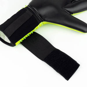 Custom Professional Leather Goalkeeper Gloves High Quality <b>Full</b> Finger Waterproof Non <b>Slip</b> Adjustable Wrist Strap Outdoor - Product Image 3