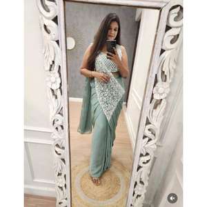 Nuevo Sari Listo para Usar con Blusa Bordada de Diseñador en Tela de Seda Rangoli Suave – Prenda Étnica de Moda Imprescindible - Product Image 1