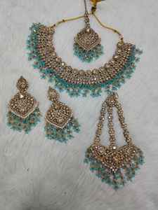 Hermoso conjunto de collar tradicional indio con diseño de mehendi, que incluye maang tikka y pasa, perfecto para bodas y fiestas. - Product Image 2