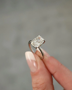 Bague en or avec moissanite taille radiant 14K 18K, bague de fiançailles pour femme, bague solitaire carrée, bijoux de mariage minimalistes - Product Image 3